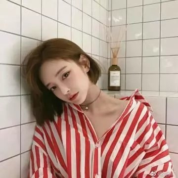 美女荒野逃亡